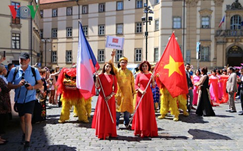 Les Tchèques s’intéressent à la culture vietnamienne - ảnh 1