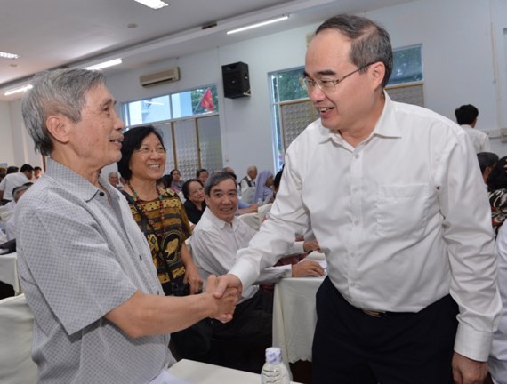 Ho Chi Minh-ville: le Front de la Patrie intensifie la supervision et la critique sociale - ảnh 1