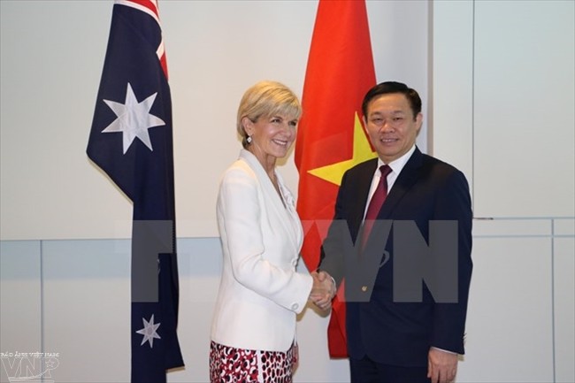 Vuong Dinh Hue rencontre Julie Bishop et Steven Ciobo - ảnh 1