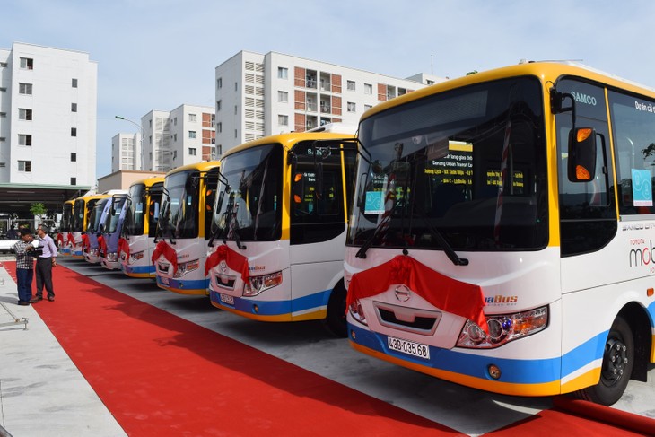 Des bus  au service des journalistes - ảnh 1