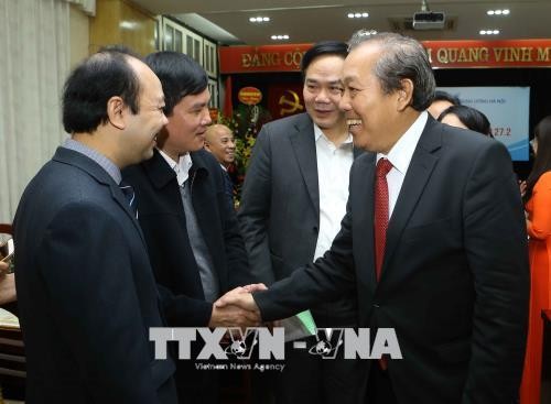 Truong Hoa Binh visite l’Hôpital odonto-maxillo-facial de Hanoï  - ảnh 1