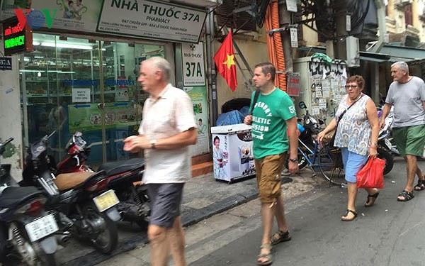 Vietnam : 5,54 millions de touristes étrangers depuis le début de l’année - ảnh 1