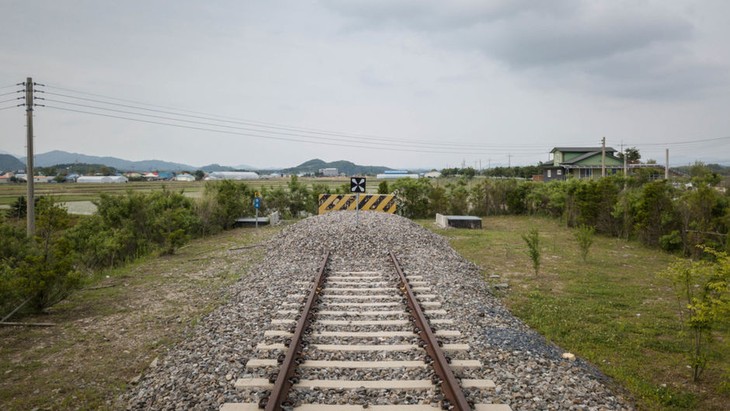 Les deux Corées discutent de l'interconnexion entre leurs réseaux ferrés - ảnh 1