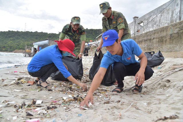 De jeunes volontaires pour la mer et les îles   - ảnh 2