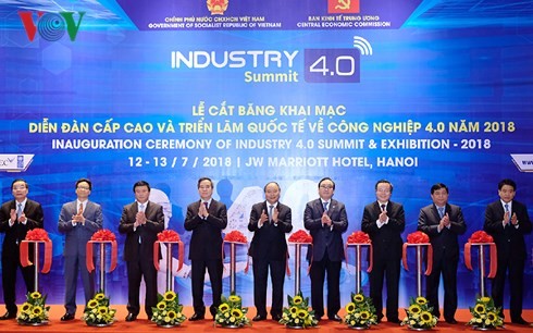 Nguyên Xuân Phuc au sommet Industrie 4.0 - ảnh 1