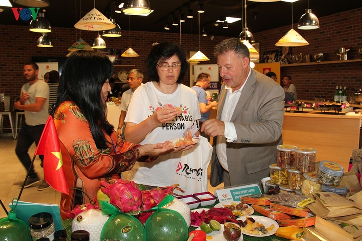 Des produits agricoles vietnamiens au marché de Rungis  - ảnh 1