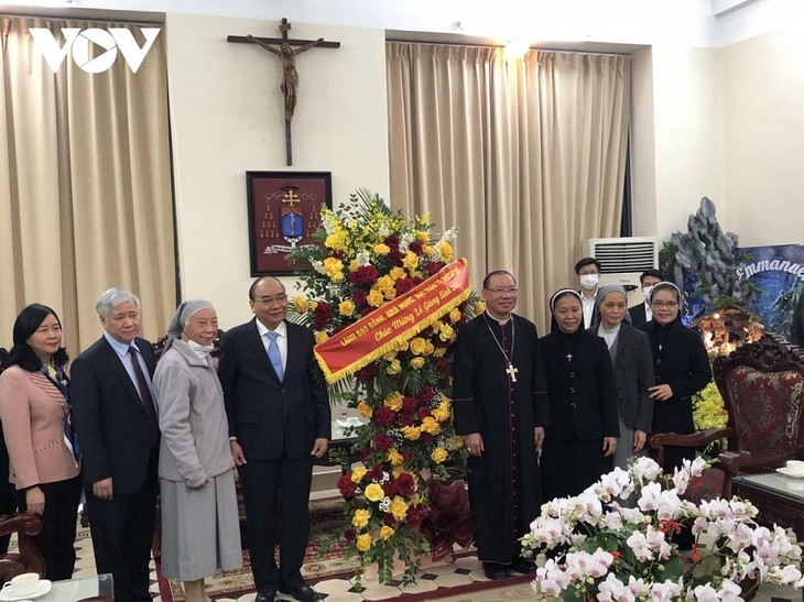 Nguyên Xuân Phuc présente ses vœux de Noël aux catholiques  - ảnh 1