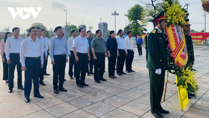 Pham Minh Chinh travaille dans la province de Thai Nguyên - ảnh 1