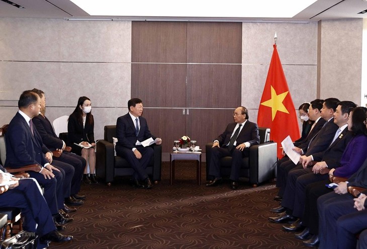 Nguyên Xuân Phuc rencontre des dirigeants de grands groupes sud-coréens - ảnh 1