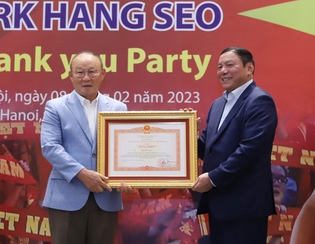 L'entraîneur Park Hang-seo à l'honneur - ảnh 1