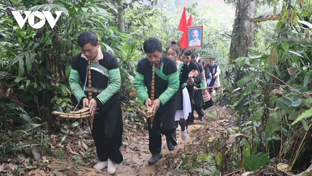 Les Mông, gardiens des forêts - ảnh 2