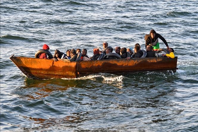 Naufrage d'un bateau de migrants au large de la Tunisie, 19 morts - ảnh 1