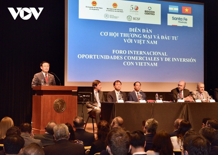 Santa Fe: Vuong Dinh Huê à la table ronde des entreprises Vietnam-Argentine - ảnh 1