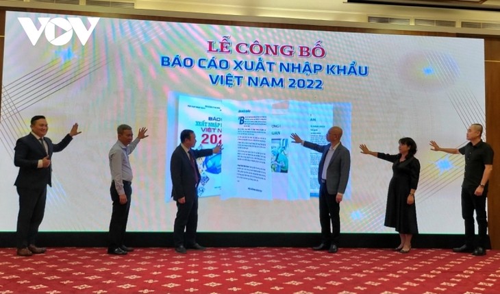 Publication du Rapport sur l’import-export du Vietnam en 2022 - ảnh 1