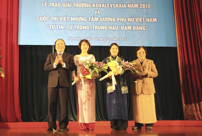 Lễ trao giải thưởng Kovalevskaia năm 2012 - ảnh 3