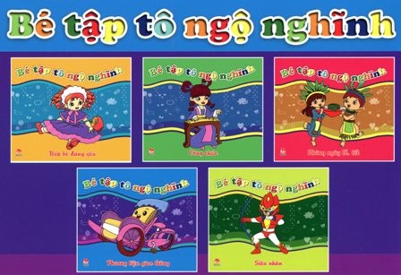 Bé tập tô ngộ nghĩnh - ảnh 1