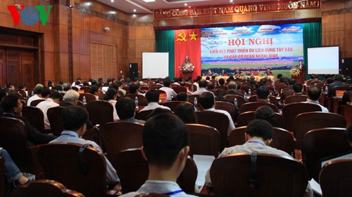 Hội nghị liên kết phát triển du lịch vùng Tây Bắc năm 2014 và gặp gỡ Ngoại giao Đoàn - ảnh 1