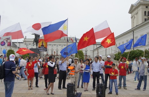 Warszawa, xuống đường biểu tình tuần hành lần hai phản đối Trung Quốc - ảnh 7