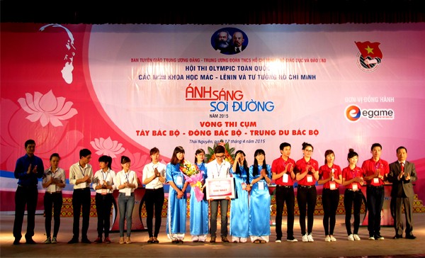 Chung kết Hội thi “Ánh sáng soi đường” khu vực miền Bắc năm 2015  - ảnh 1