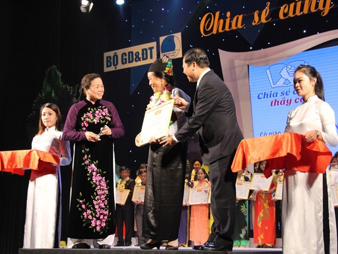 Tuyên dương 64 giáo viên “cắm bản” tiêu biểu năm 2015  - ảnh 1