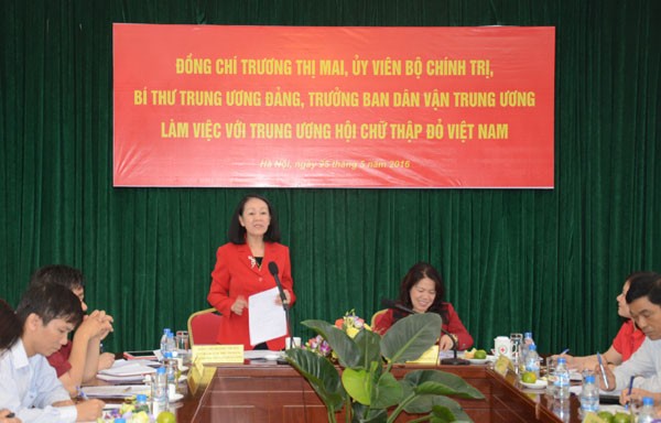 Trưởng ban Dân vận Trung ương làm việc với Hội Liên hiệp Phụ nữ và Trung ương Hội Chữ Thập đỏ VN - ảnh 1