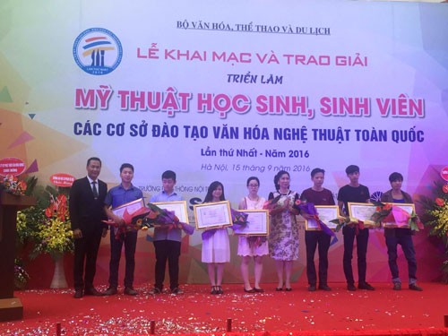 Khai mạc và trao giải Triển lãm Mỹ thuật học sinh, sinh viên - ảnh 1