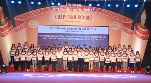 Vinh danh khuyến học, khuyến tài Đất Tổ năm 2018 - ảnh 1