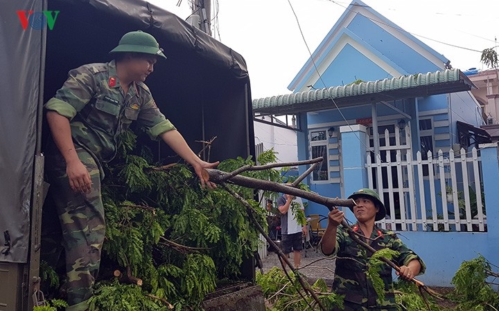 Các địa phương phía Nam tích cực khắc phục hậu quả của bão Usagi - ảnh 2