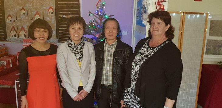 Cộng đồng người Việt Hungary hoạt động từ thiện mùa Giáng sinh 2019  - ảnh 5
