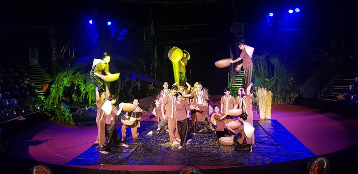 Mới, lạ và hấp dẫn Mekong Show - ảnh 1