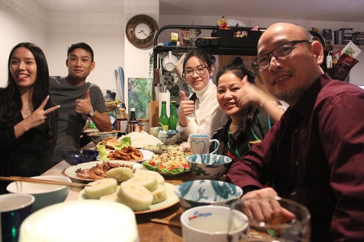 Người Việt đón năm mới ở Đức: Được ăn bữa cơm với con ngày Tết là hạnh phúc rồi - ảnh 3
