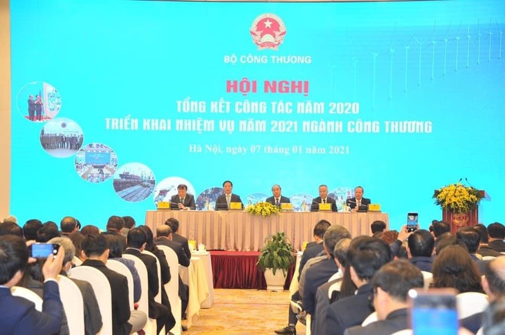 Vai trò của “cỗ xe tam mã” trong phát triển kinh tế, để đạt mục tiêu tăng trưởng năm 2021    - ảnh 1