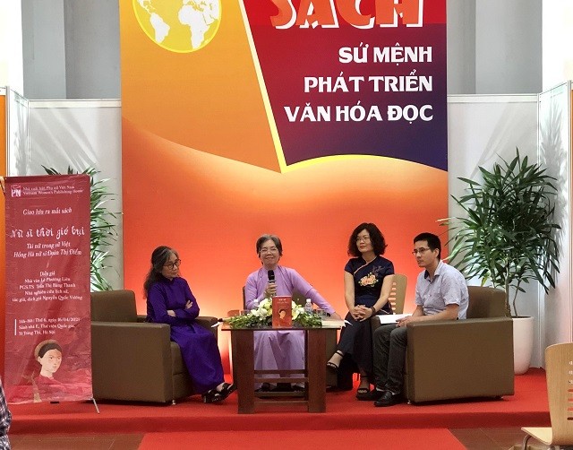 “Nữ sĩ thời gió bụi” của Lê Phương Liên: Nối bản chỉ sau hai tuần ra mắt - ảnh 2