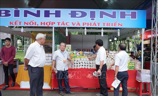 Khai mạc Hội chợ triển lãm thương mại và giới thiệu sản phẩm OCOP khu vực Tây Nguyên - Gia Lai - ảnh 1