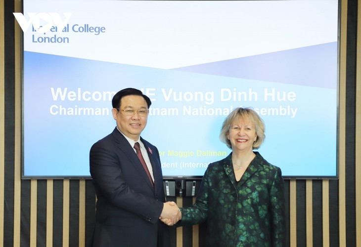 Chủ tịch Quốc hội Vương Đình Huệ tiếp Lãnh đạo Trường Imperial College London - ảnh 1