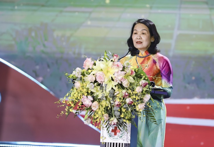 Tháng nhân đạo quốc gia 2024: “Nhiễu điều phủ lấy giá gương“ - ảnh 1