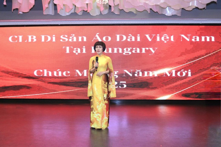 CLB Di sản Áo dài Việt Nam tại Hungary tổ chức Gala chào năm mới - ảnh 3