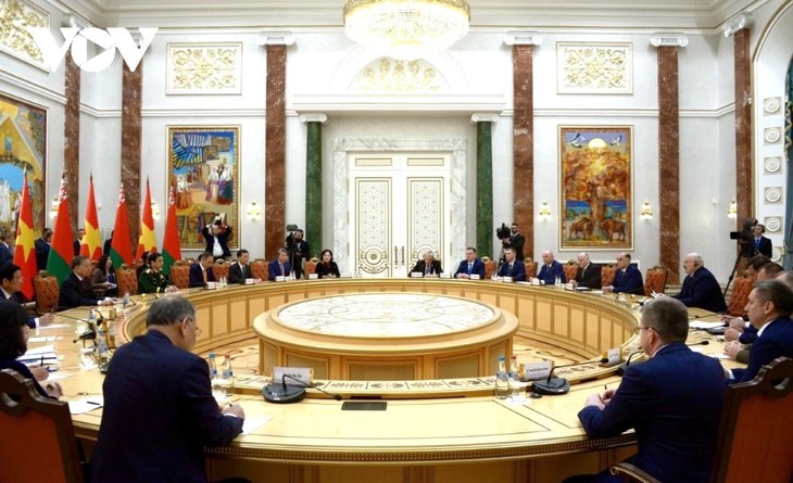 Tổng Bí thư Tô Lâm hội đàm với Tổng thống Belarus Lukashenko - ảnh 1