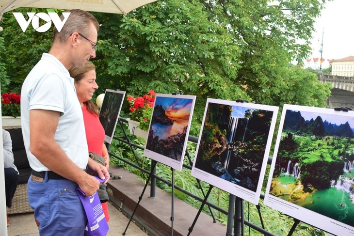 Quảng bá du lịch - ẩm thực Việt đến người dân Séc và bạn bè quốc tế - ảnh 1