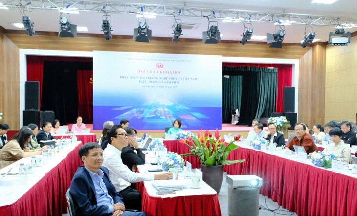 Loạt bài: Phát triển thị trường nghệ thuật Việt Nam - Bài 1: Thị trường mỹ thuật Việt từ hình thái sơ khai đến khát vọng tự chủ - ảnh 1