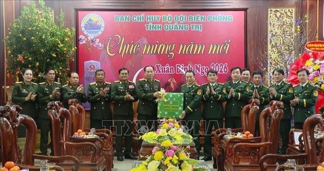 Thắm đượm nghĩa tình Việt Nam - Lào trong mùa Xuân mới - ảnh 1