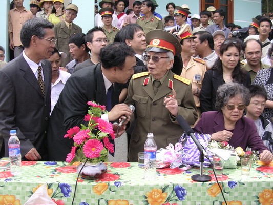  พลเอก Võ Nguyên Giáp เยือนสมรภูมิเก่า เดียนเบียนฟู - ảnh 7