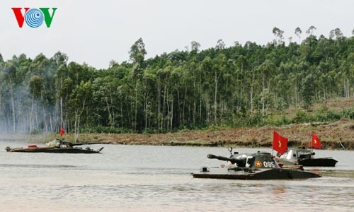 กองพล 147 กองทัพเรือฝึกการประสานงานในการสู้รบ - ảnh 3