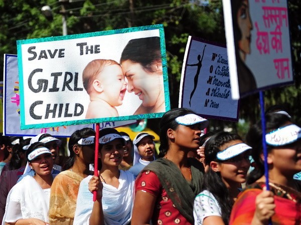 สหประชาชาติเร่งรัดให้นานาประเทศมีปฏิบัติการเพื่อความเสมอภาคทางเพศ - ảnh 1