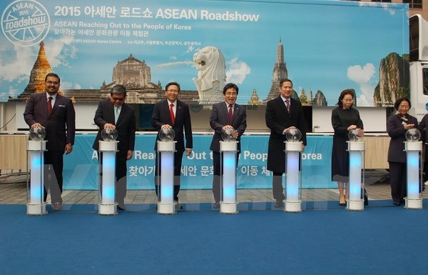 กิจกรรม ASEAN Roadshow  - ảnh 1