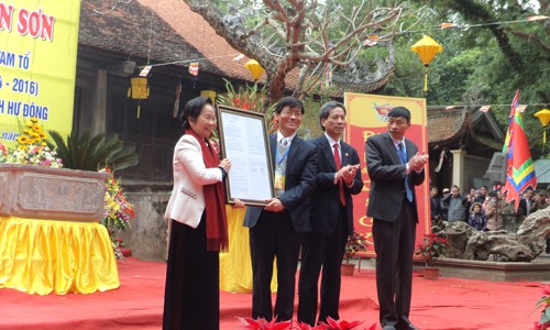 รองประธานประเทศเหงวียนถิยวานเข้าร่วมพิธีเปิดเทศกาลฤดูใบไม้ผลิโกนเซิน-เกี๊ยบบาก2016 - ảnh 1