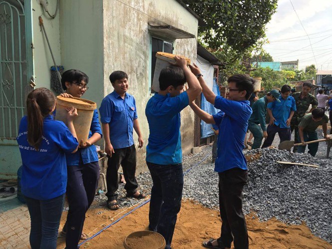 กิจกรรมต่างๆที่เป็นรูปธรรมในเดือนเยาวชน - ảnh 1