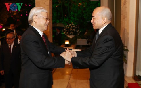 ความสัมพันธ์ฉันท์เพื่อนบ้านที่ดีงามสัมพันธไมตรีที่มีมาช้านานและความร่วมมือในทุกด้านวน.-กัมพูชา - ảnh 1