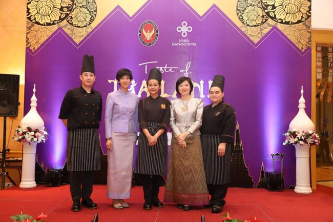 งานTaste of Thailand – แนะนำอาหารอร่อยๆจากเมืองไทยให้เป็นที่รู้จักของประชาชนในกรุงฮานอยมากขึ้น - ảnh 6