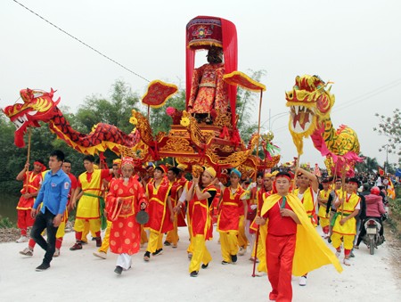 งานเทศกาลหมู่บ้านสะท้อนเอกลักษณ์วัฒนธรรมของอารยธรรมข้าวนาดำ - ảnh 1